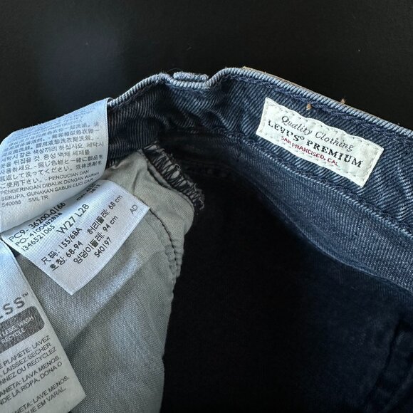 Levi's 501 Original Cropped Women's Jeans (Size 27W x 28L, Color Deep Dark) - Picture 5 of 5